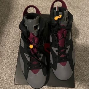 Never worn Men’s 10.5 Jordan Retro 6